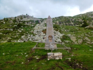 l'obelisco di cima bocche
